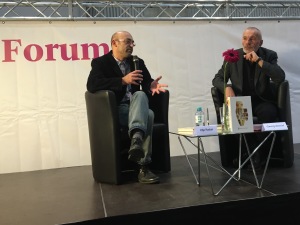 Filip Florian (l.) im Gespräch mit seinem Übersetzer Georg Aescht - Foto: Christian Lund
